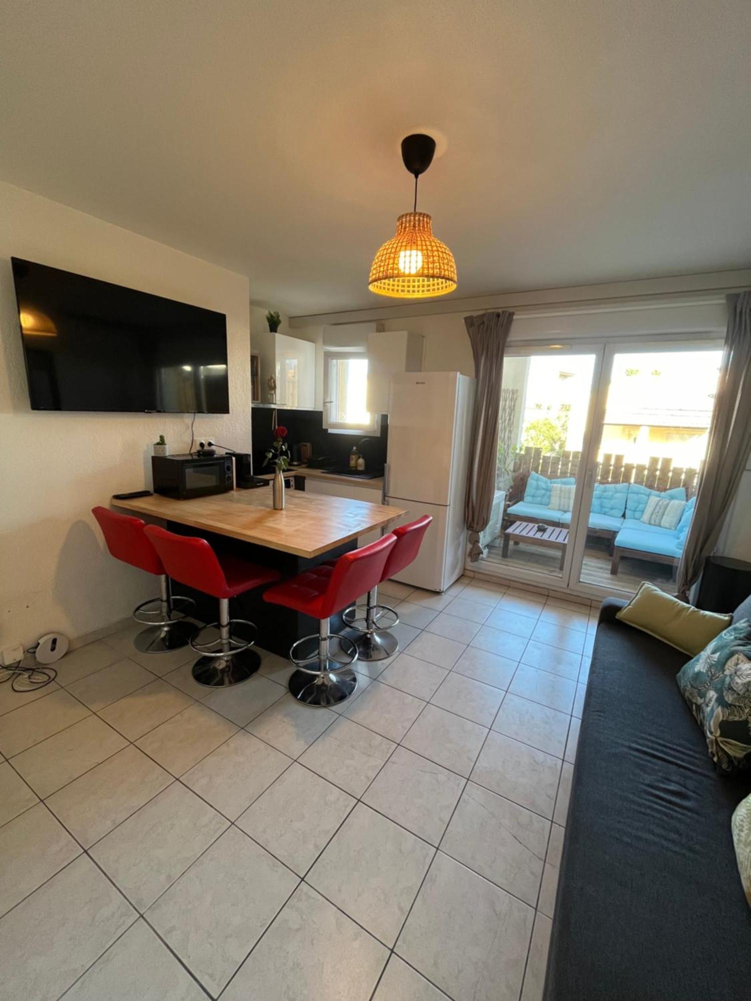 Appartement Joli T2/ Tram/ Clim/ Parking/ Wifi/ Piscine à Montpellier Extérieur photo