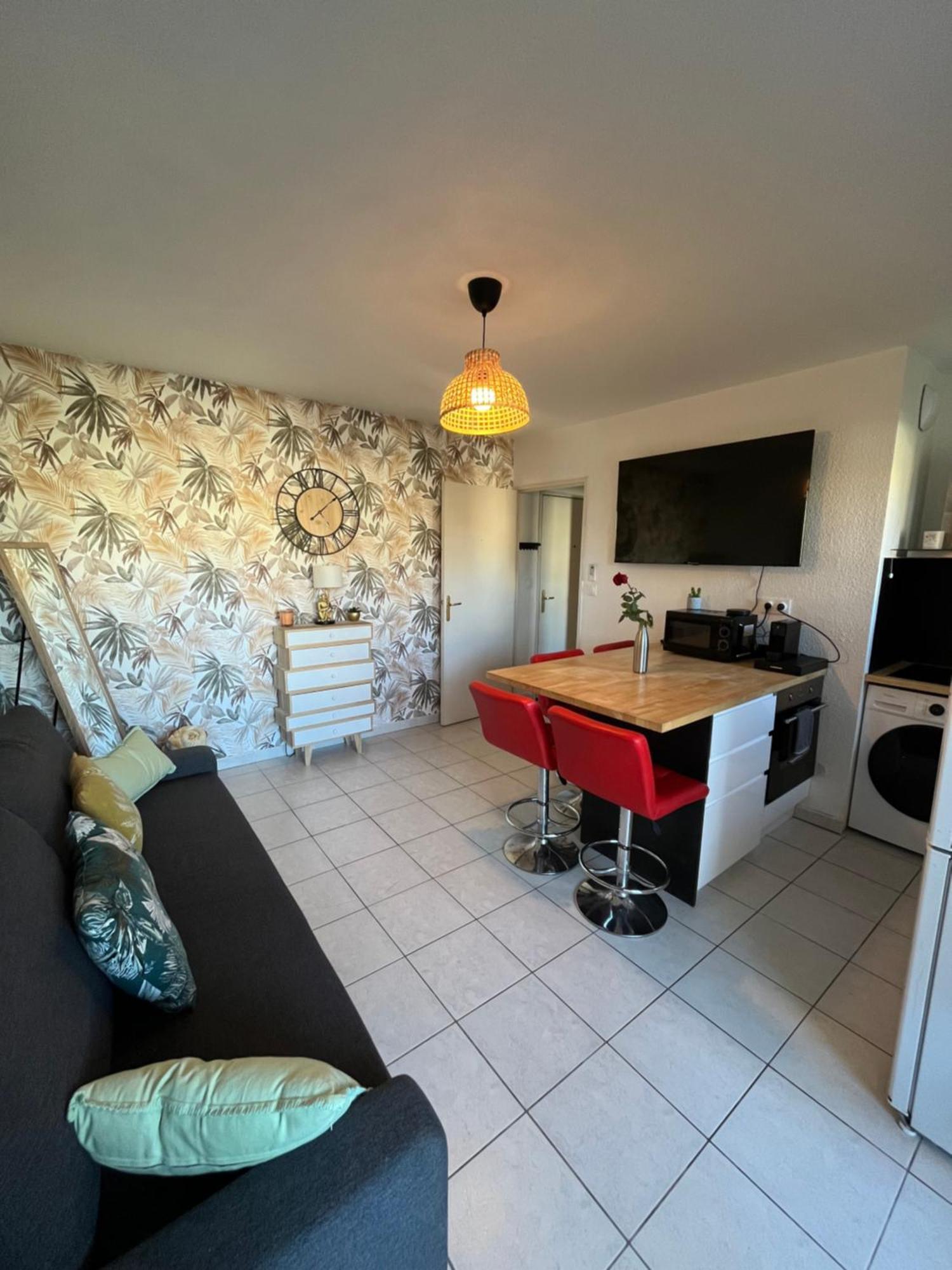 Appartement Joli T2/ Tram/ Clim/ Parking/ Wifi/ Piscine à Montpellier Extérieur photo