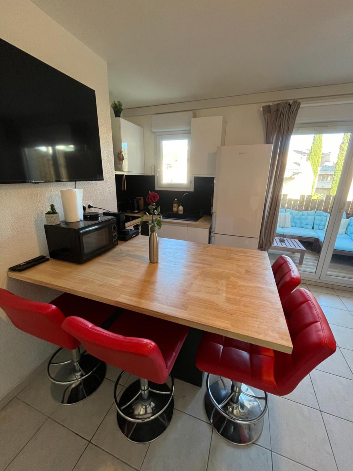 Appartement Joli T2/ Tram/ Clim/ Parking/ Wifi/ Piscine à Montpellier Extérieur photo
