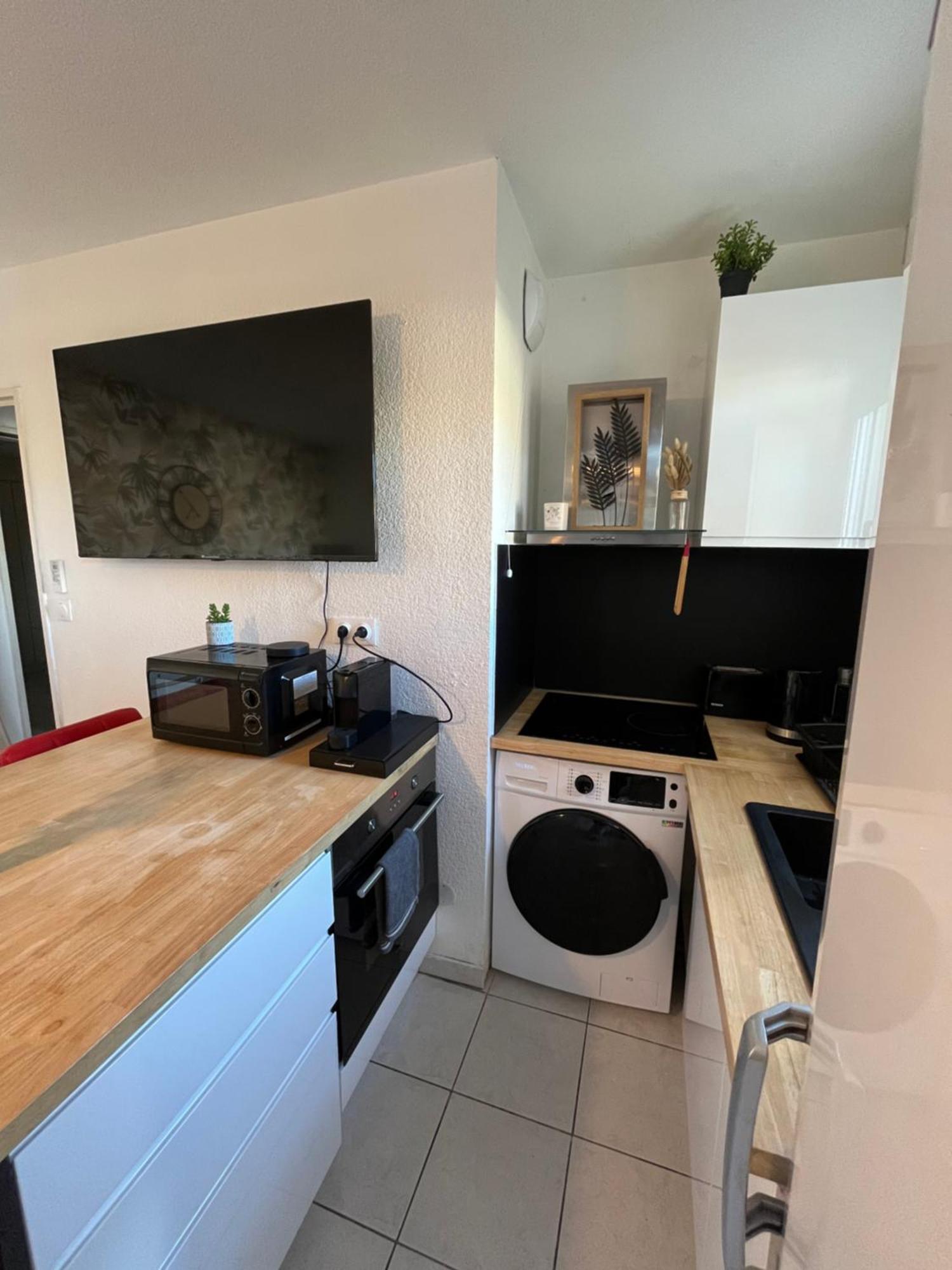 Appartement Joli T2/ Tram/ Clim/ Parking/ Wifi/ Piscine à Montpellier Extérieur photo