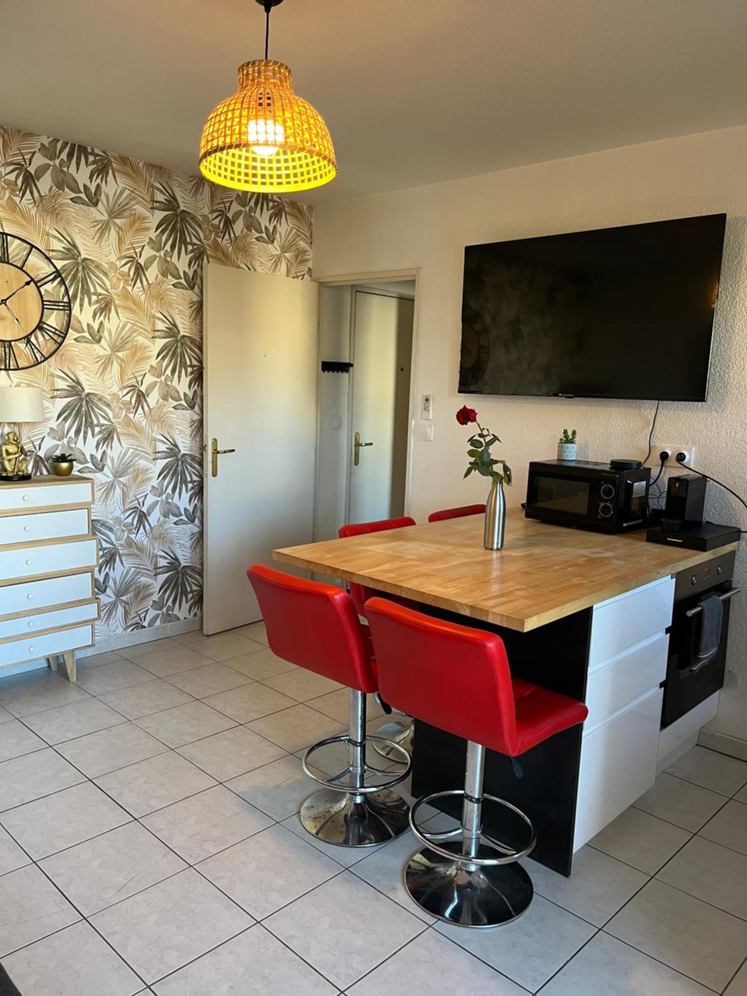 Appartement Joli T2/ Tram/ Clim/ Parking/ Wifi/ Piscine à Montpellier Extérieur photo